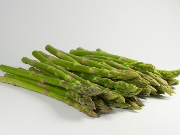 Is raw asparagus good for chickens?